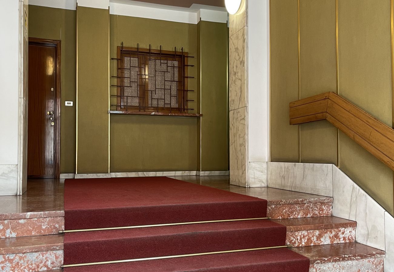 Staircase entrance - MYHOUSE INN PARADISO - Affitti Brevi Italia Apartment in Turin - MYHOUSE INN PARADISO - Affitti Brevi Italia