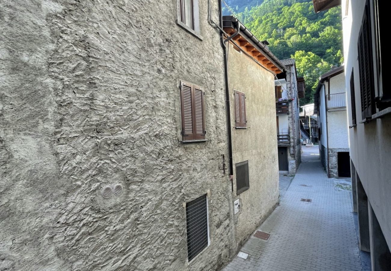 Outdoors Home Apartment La Baita Case Gigiat  Affitti Brevi Italia Apartment in Val Masino - Appartamento La Baita Case Gigiat