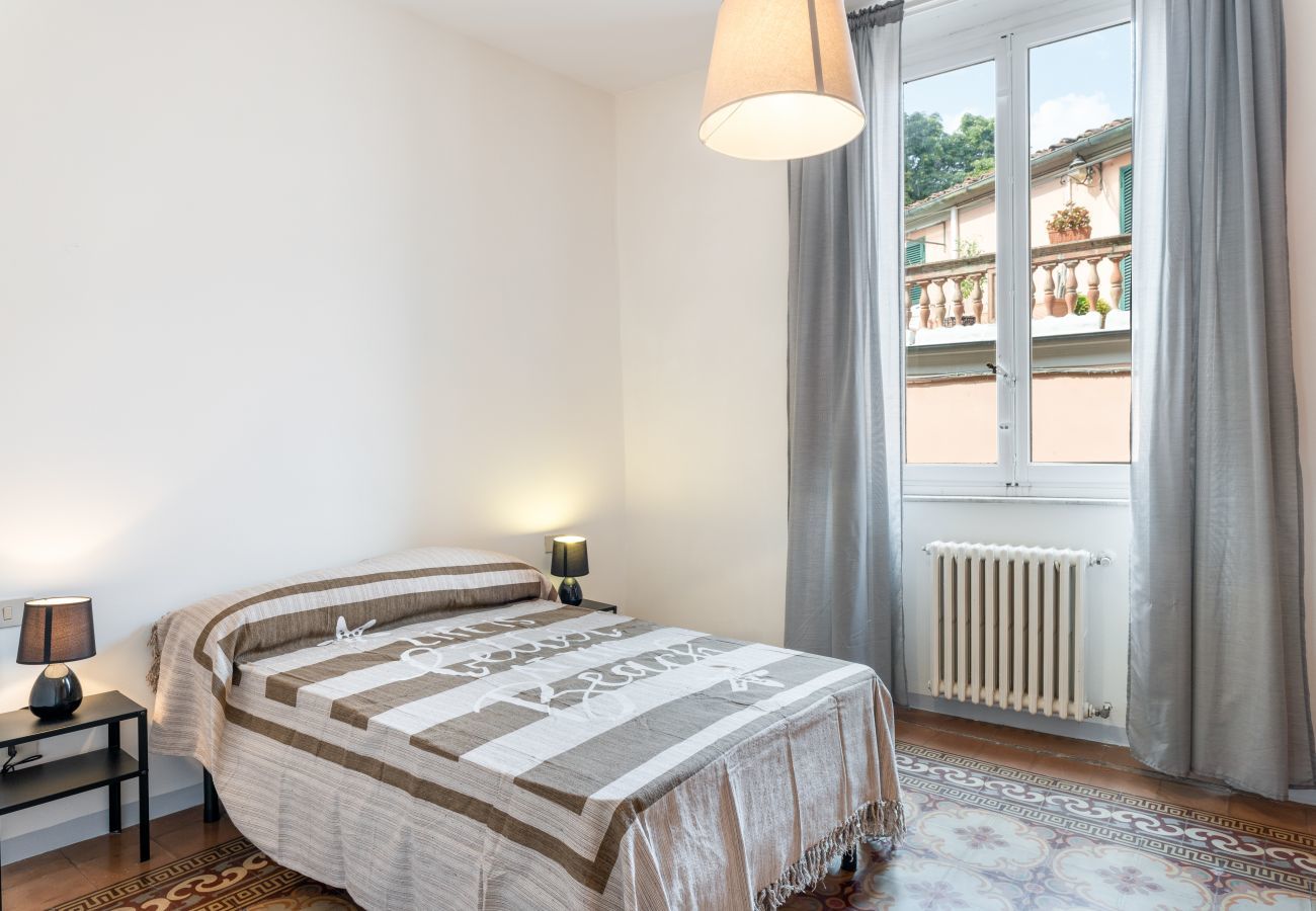 Bedroom Apartment Galgani - Affitti Brevi Italia Apartment in Lucca - Appartamento Galgani - Affitti Brevi Italia