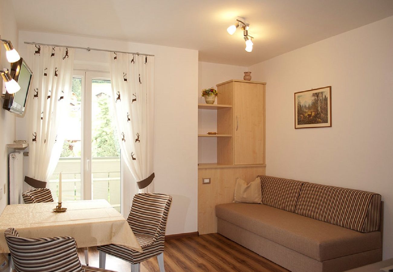 Apartment in Lecco - Appartamento Demo - Affitti Brevi Italia