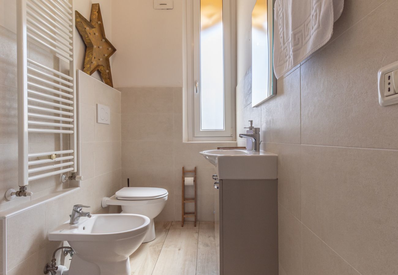 bathroom with window bathroom with window