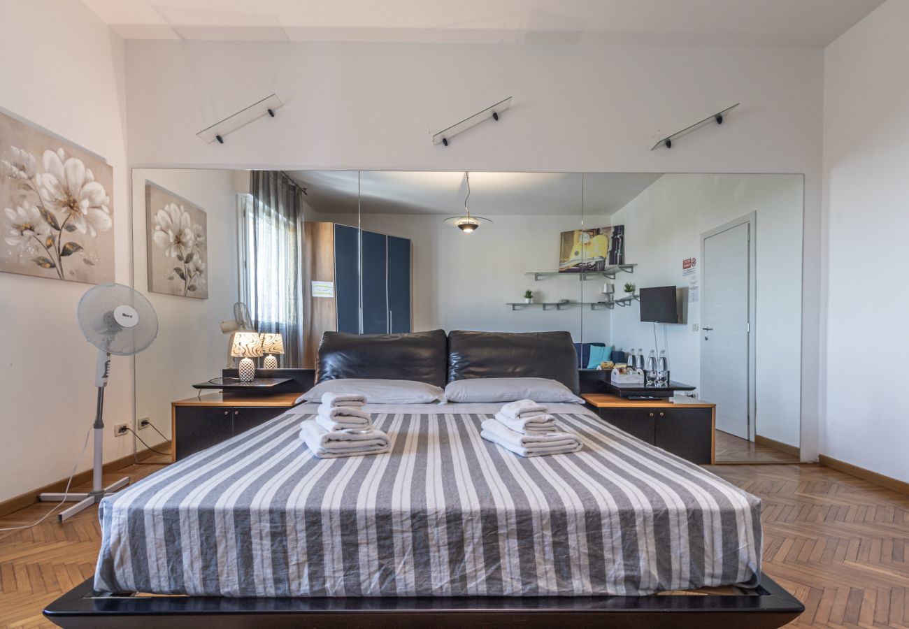 doublebed and fan doublebed and fan