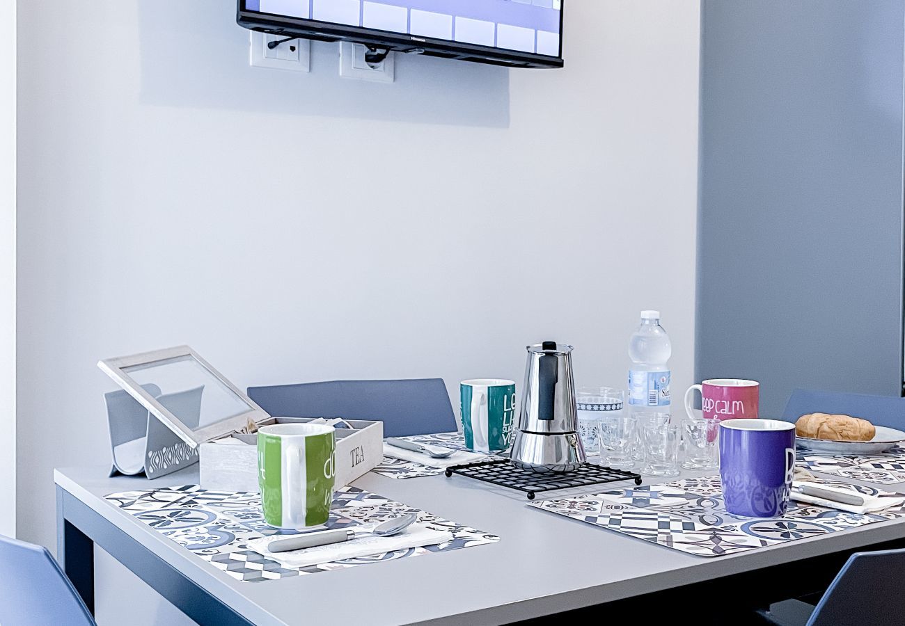 Dining table, smart tv Dining table, smart tv