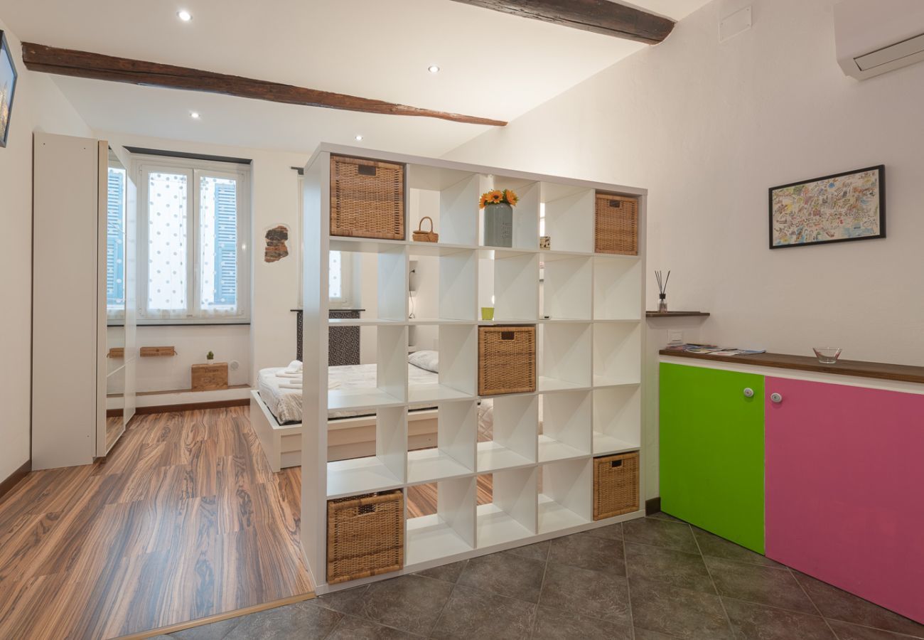 ingresso appartamento Ravecca 10 - Affitti Brevi Italia Apartment in Genoa - Appartamento Ravecca 10 - Affitti Brevi Italia