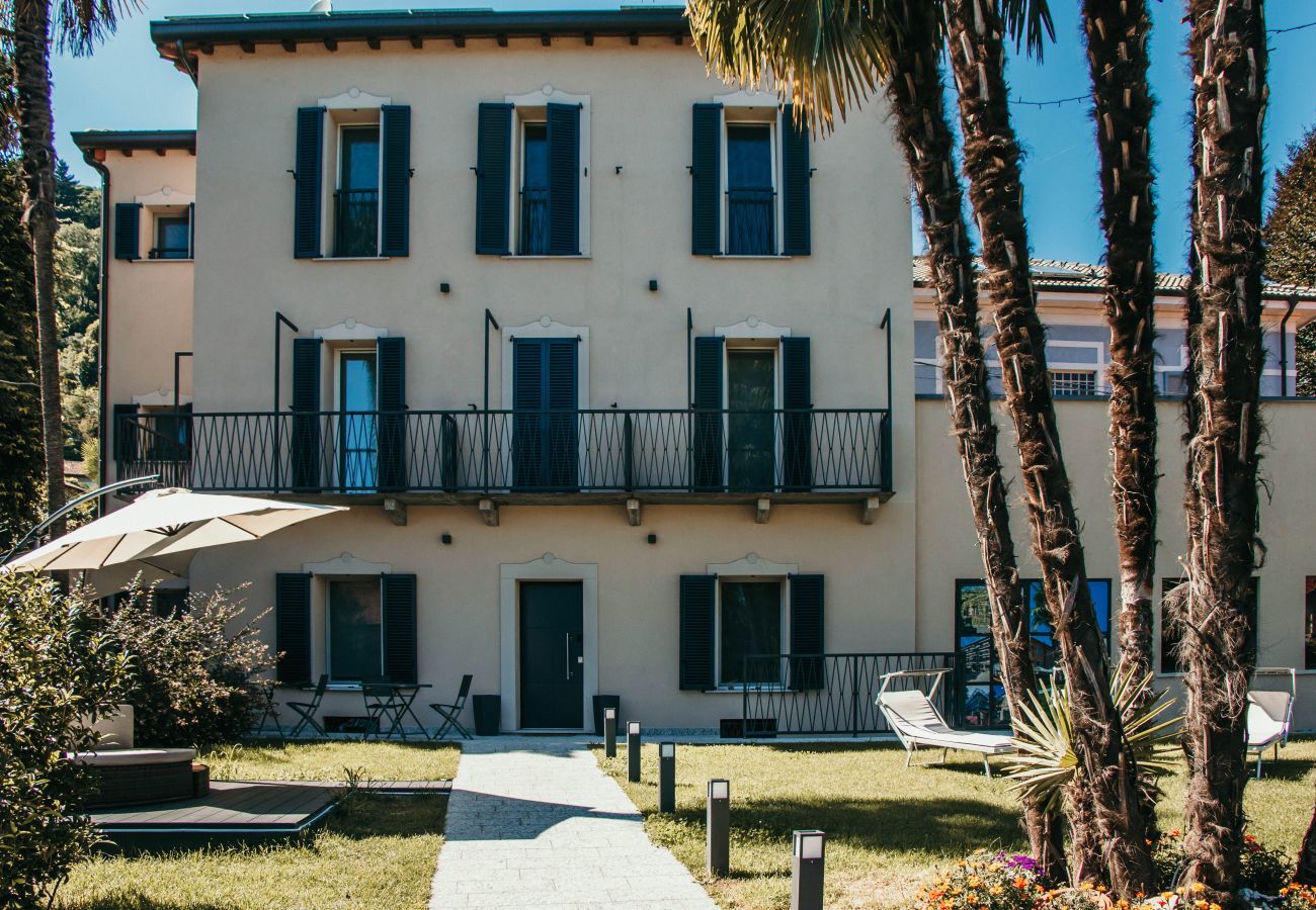 Rent by room in Lesa - Ninfee Suite in Gio&Leo GuestHouse - Lakeside L&B