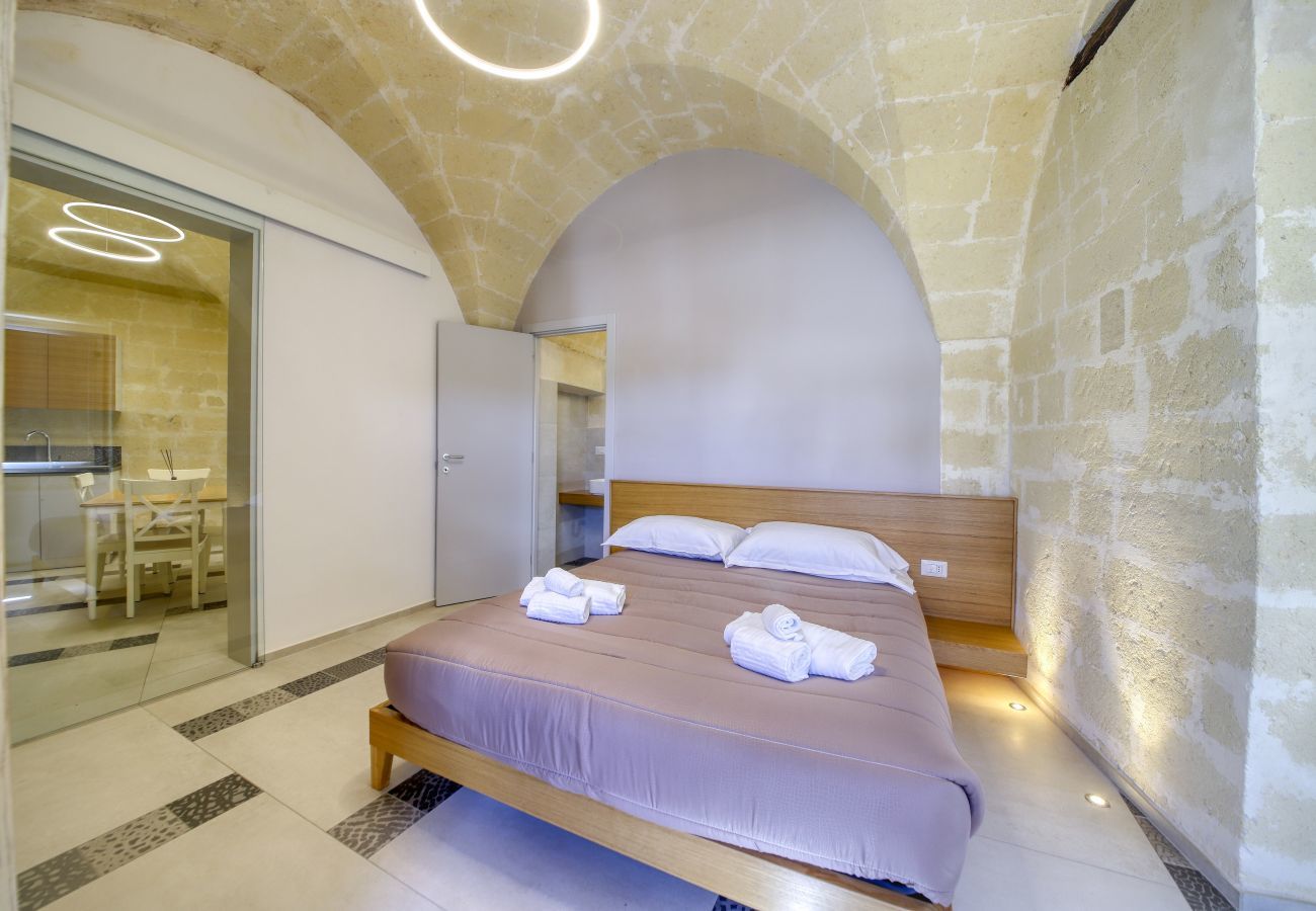 bedroom Palazzo Fondo Vico 2   Affitti Brevi Italia Apartment in Gravina in Puglia - Palazzo Fondo Vico 2 - Affitti Brevi Italia
