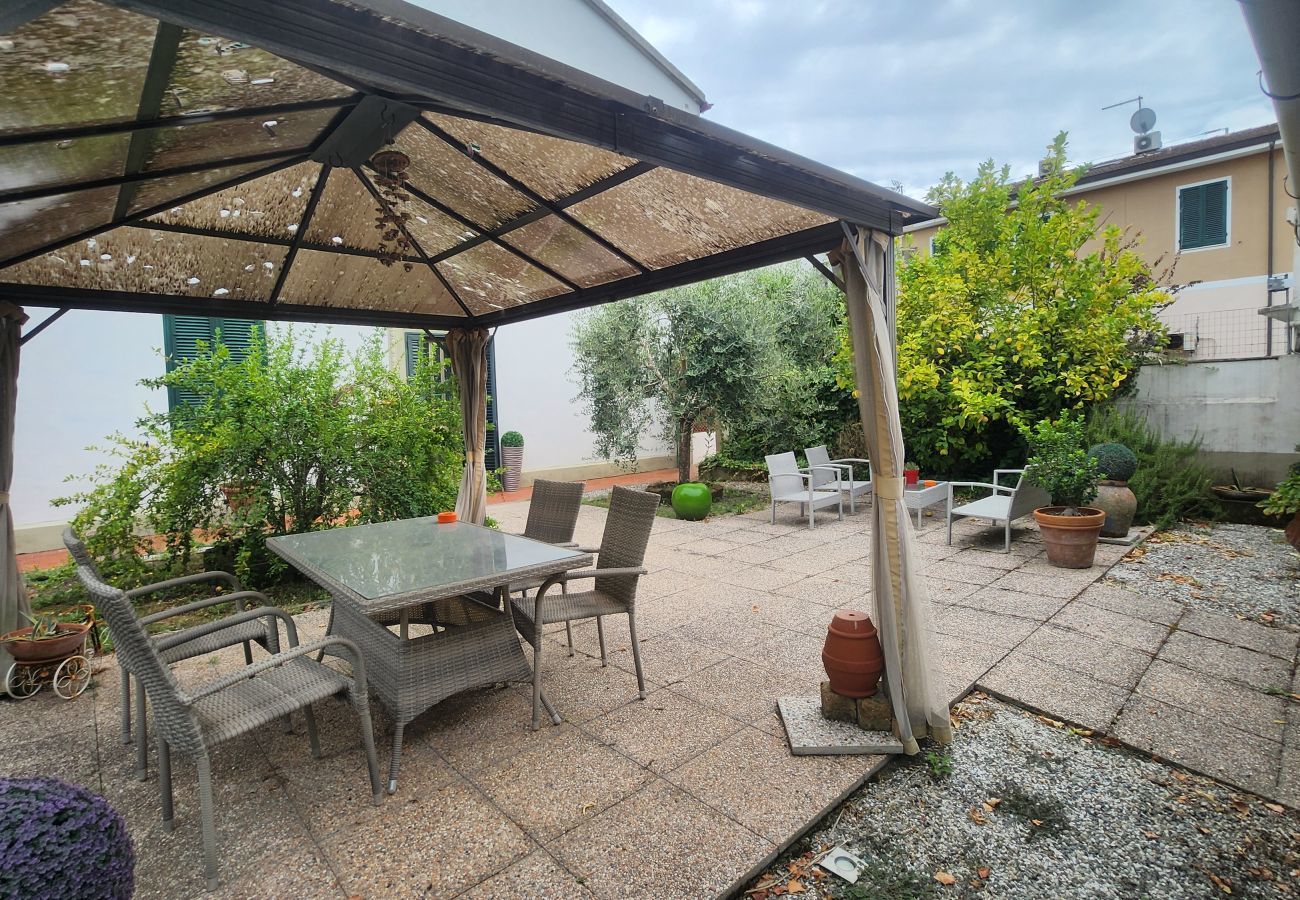 Rent by room in Pisa - Villa Sofia Suite Purple - Affitti Brevi Italia Rent by room in Pisa - Villa Sofia Suite Purple - Affitti Brevi Italia